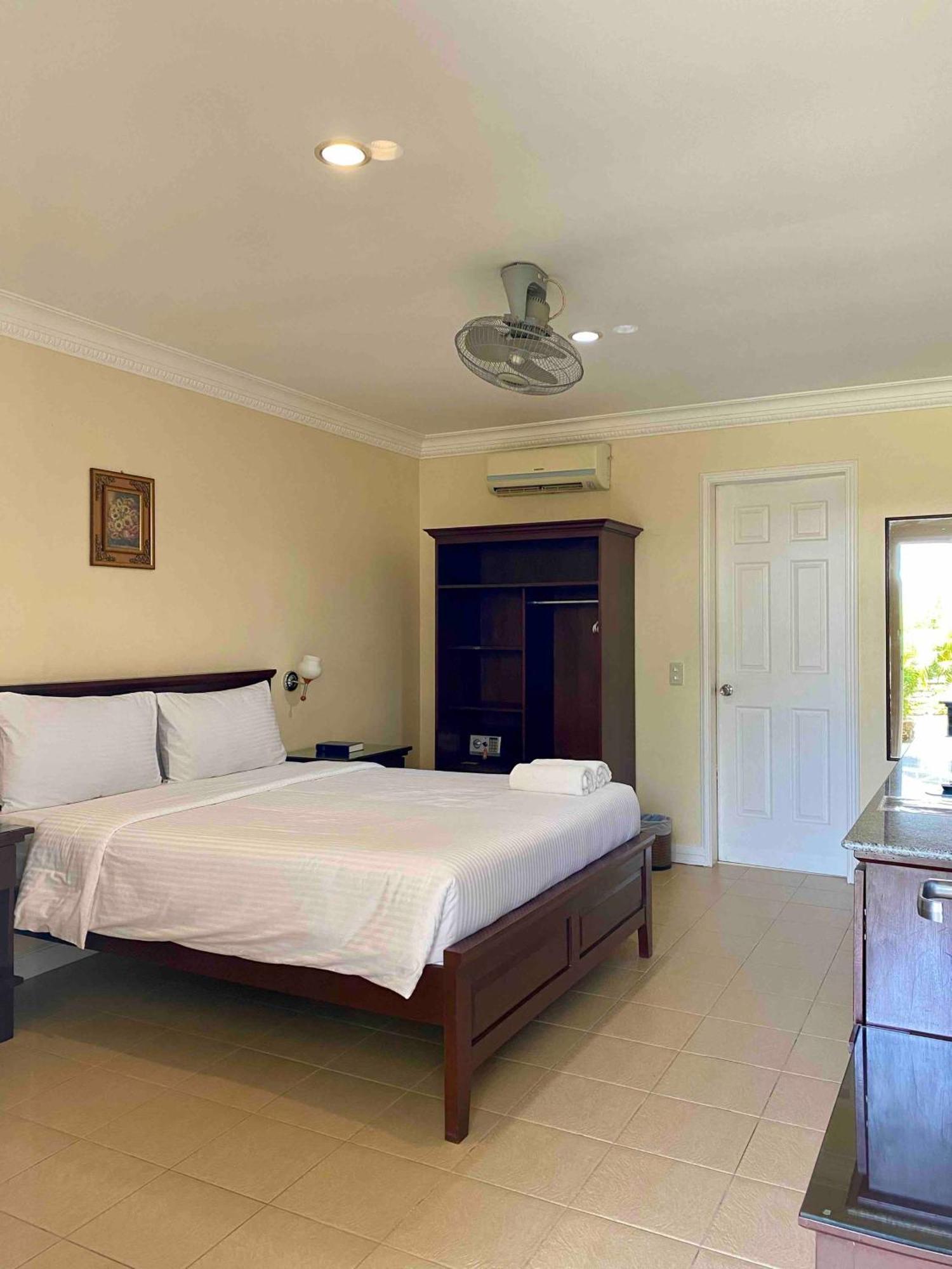 Panglao Regents Park Resort Eksteriør billede